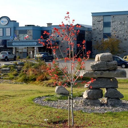 La Sagueneenne - Hotel Et Centre De Congres Chicoutimi Dış mekan fotoğraf