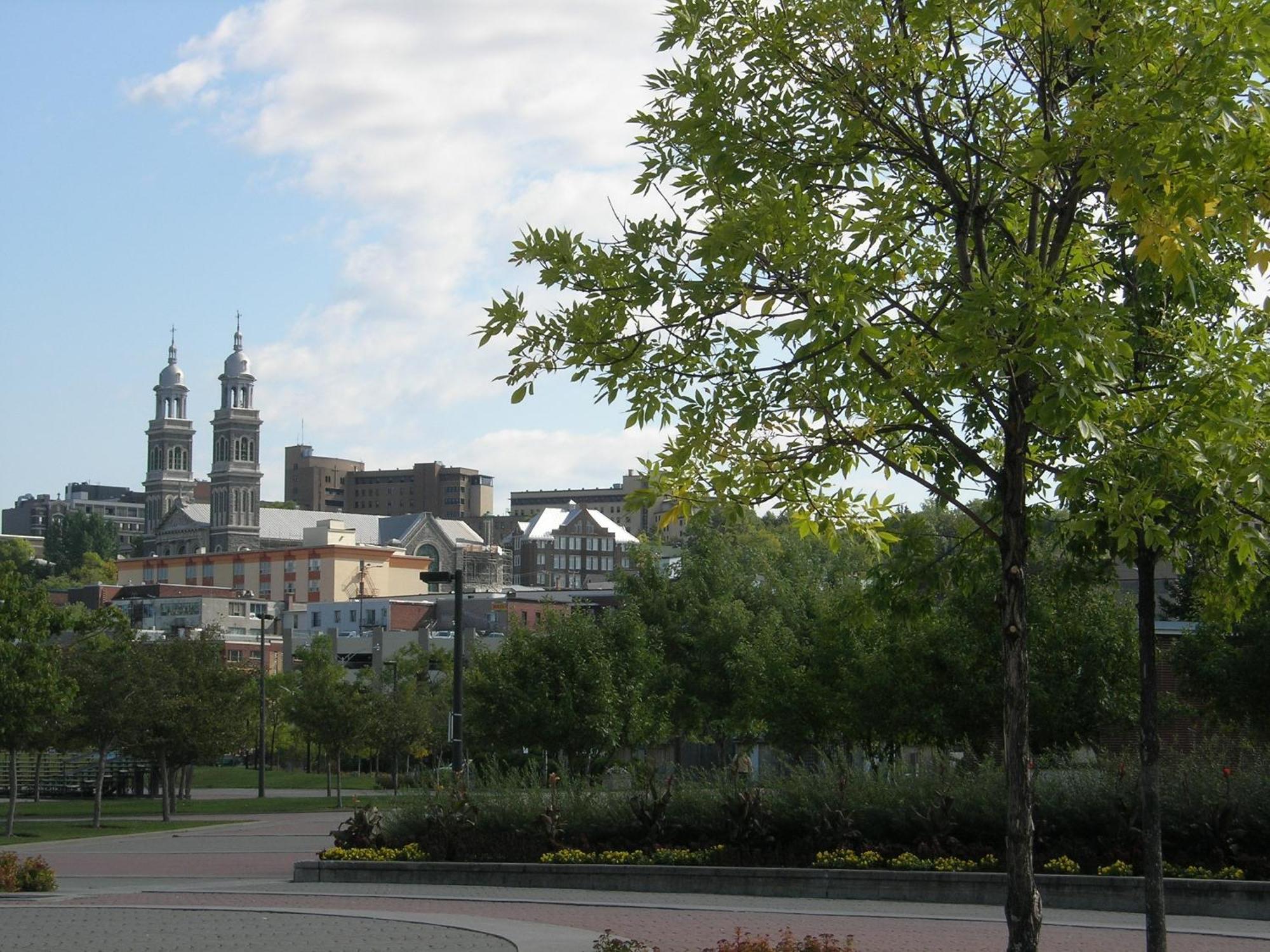La Sagueneenne - Hotel Et Centre De Congres Chicoutimi Dış mekan fotoğraf