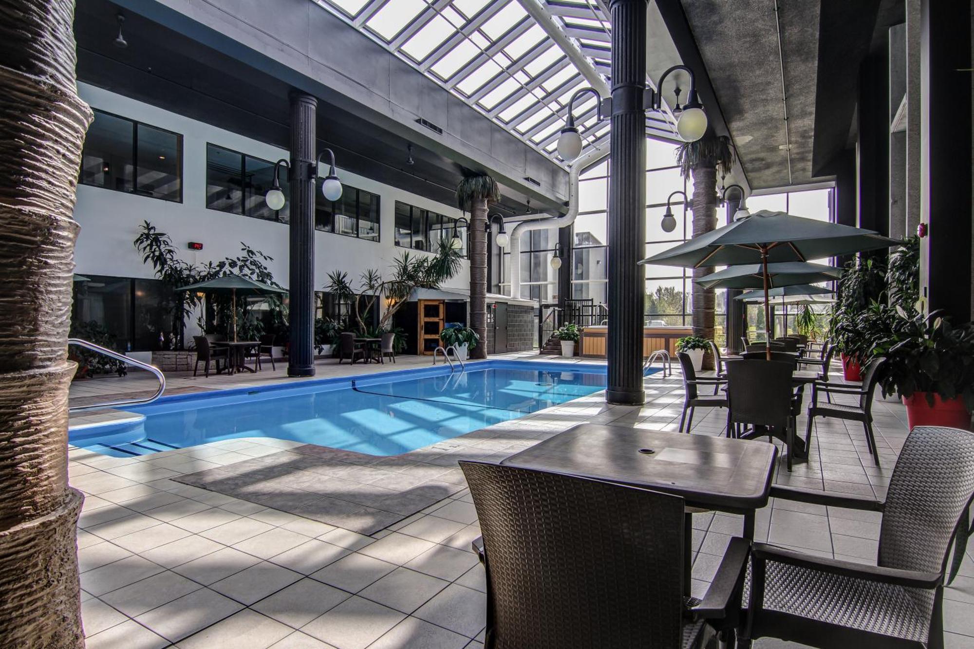 La Sagueneenne - Hotel Et Centre De Congres Chicoutimi Dış mekan fotoğraf