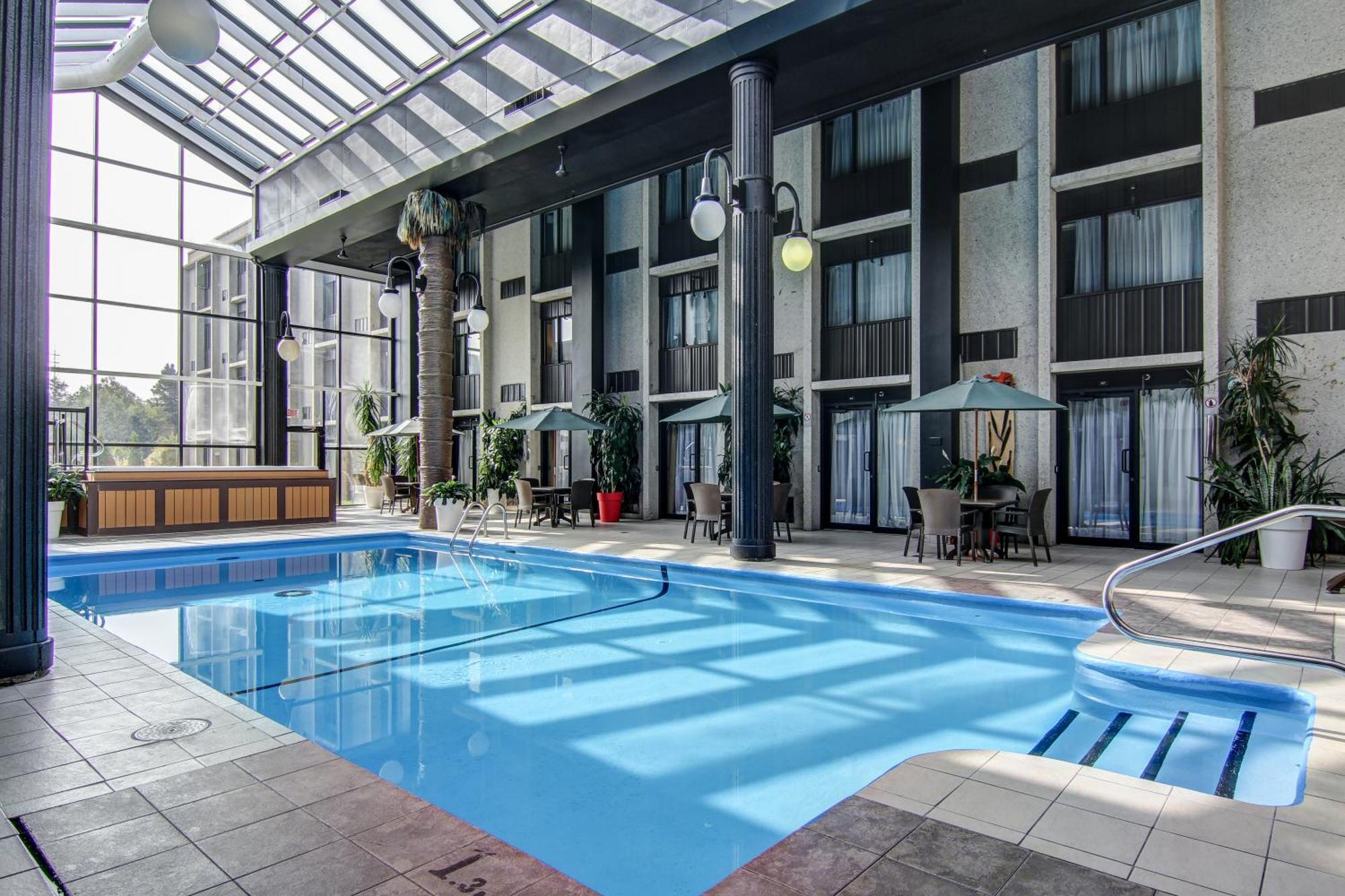 La Sagueneenne - Hotel Et Centre De Congres Chicoutimi Dış mekan fotoğraf