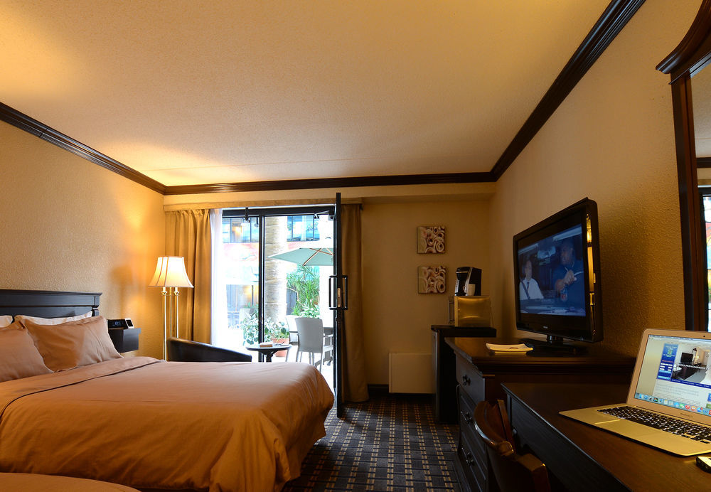 La Sagueneenne - Hotel Et Centre De Congres Chicoutimi Dış mekan fotoğraf